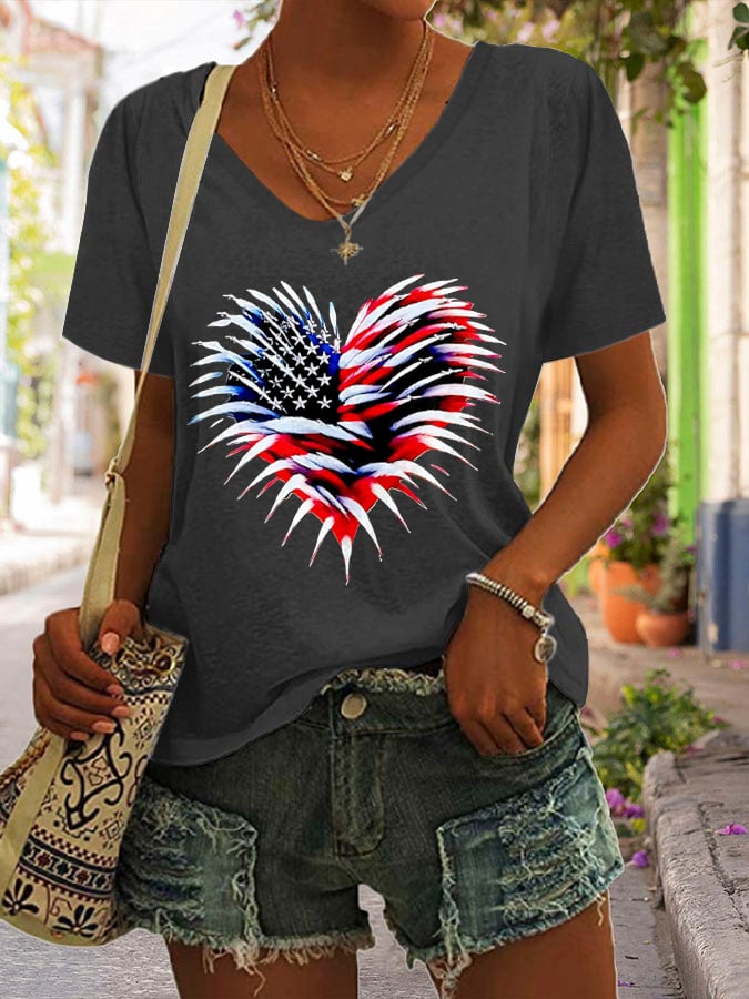 Retro Independence Day Flag Heart Fireworks Print V-Neck T-Shirt